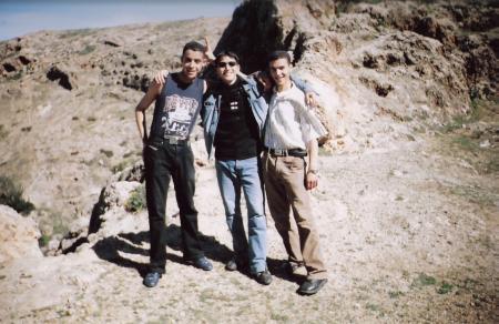 c'est mes deux amis : adil et ibrahim